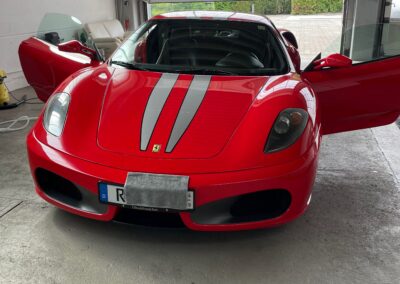 Fahrzeugaufbereitung Siegel in Bogen Ferrari nach der Reinigung